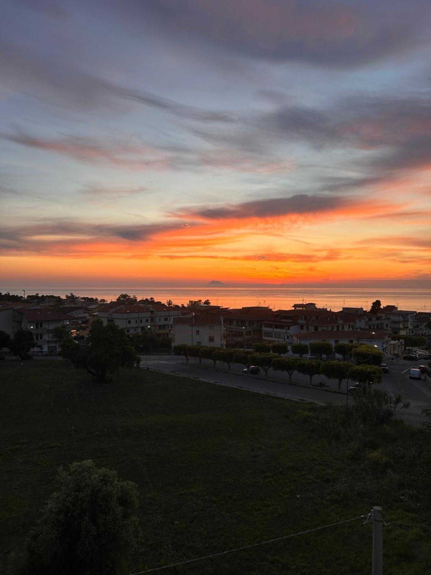 Sunrise Residence Santa Domenica  Esterno foto